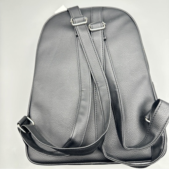 Vegan Quilted Black Backpack – Silver Chain Accent | 100% Vegan Friendly

⸻ main image 4
